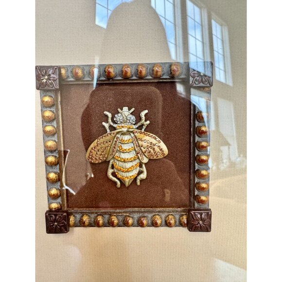 Broyhill Bumblebee Shadowbox Art With Resin Ornate Frame 13"x13"x1.25" Amber & C - Picture 2 of 7